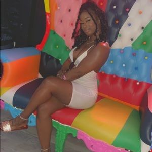 Meet your Posher, Alivia